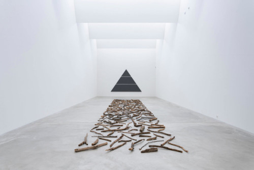 Alan Charlton-Richard Long