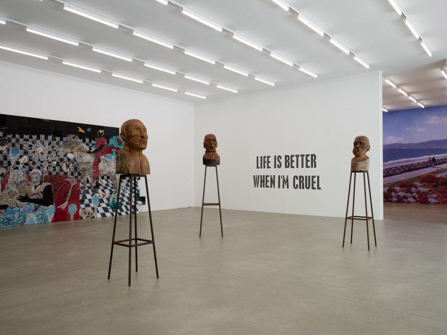 lnstallationsansicht Stranger in the Village, Rassismus im Spiegel von James Baldwin, 3.9.2023 - 7.1.2024, Aargauer Kunsthaus. Foto: David Aebi, Bern