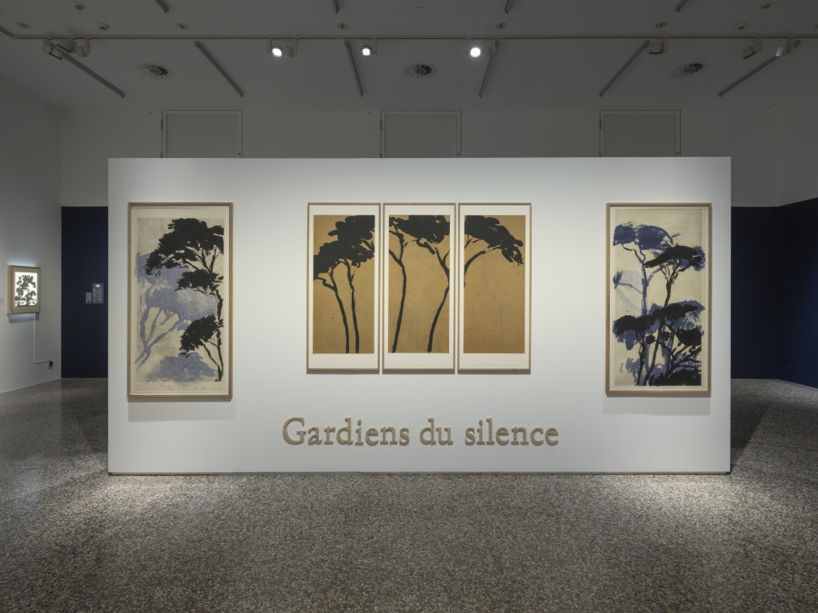Guardians of Silence, Exhibition View, 2023, Musée Jenisch Vevey. © Musée Jenisch Vevey, photographie Julien Gremaud