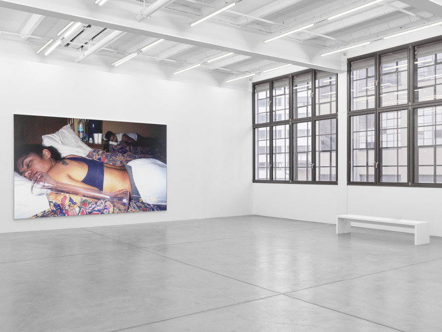 Installation view, Steven Shearer, The Golden Recline, Galerie Eva Presenhuber, Maag Areal, Zurich, 2025. © Steven Shearer. Courtesy the artist and Galerie Eva Presenhuber, Zurich / Vienna. Photo: Stefan Altenburger Photography, Zürich