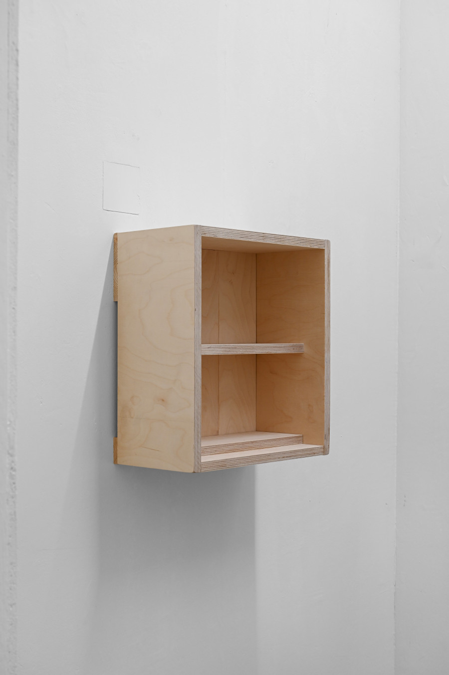 Jason Hirata, "Accumulator," 2025, Jason Hirata, "Vergeltung" at Kaiserwache, Freiburg im Breisgau, 2025. Courtesy: the Artist and Kaiserwache. Photo: Stefan Lux