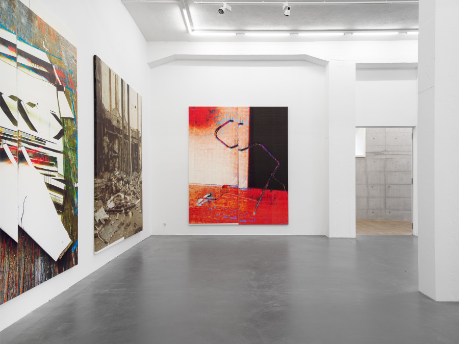 Wade Guyton, Untitled, 2025, Epson UltraChrome PRO inkjet on linen, 325 x 275 cm. Installation view, Galerie Francesca Pia, Zurich 2025. Photo: Cedric Mussano