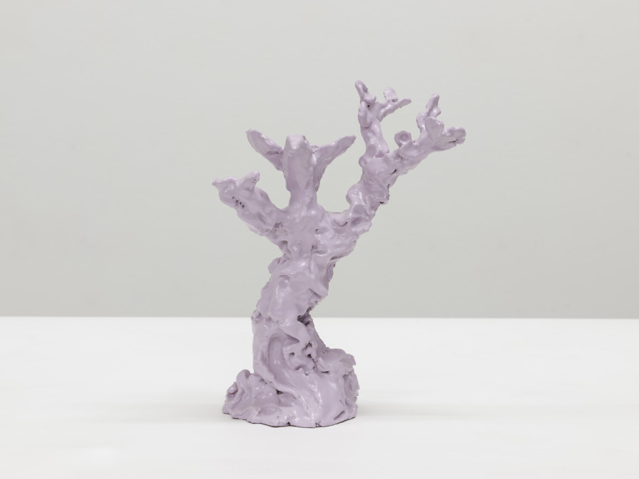 Mai-Thu Perret, Serene and still, like springtime in the flowers, 2023, Glazed ceramic, 30 x 22.5 x 13 cm. Photo: Mareike Tocha