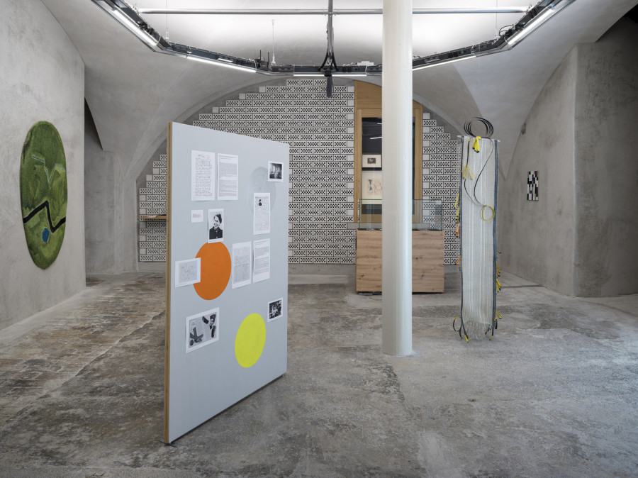 Exhibition view Sophie Taeuber-Arp / Mai-Thu Perret «Ich bin wü ü ü ü ü ü ü ü tend», Cabaret Voltaire 2022. Photo: Cedric Mussano