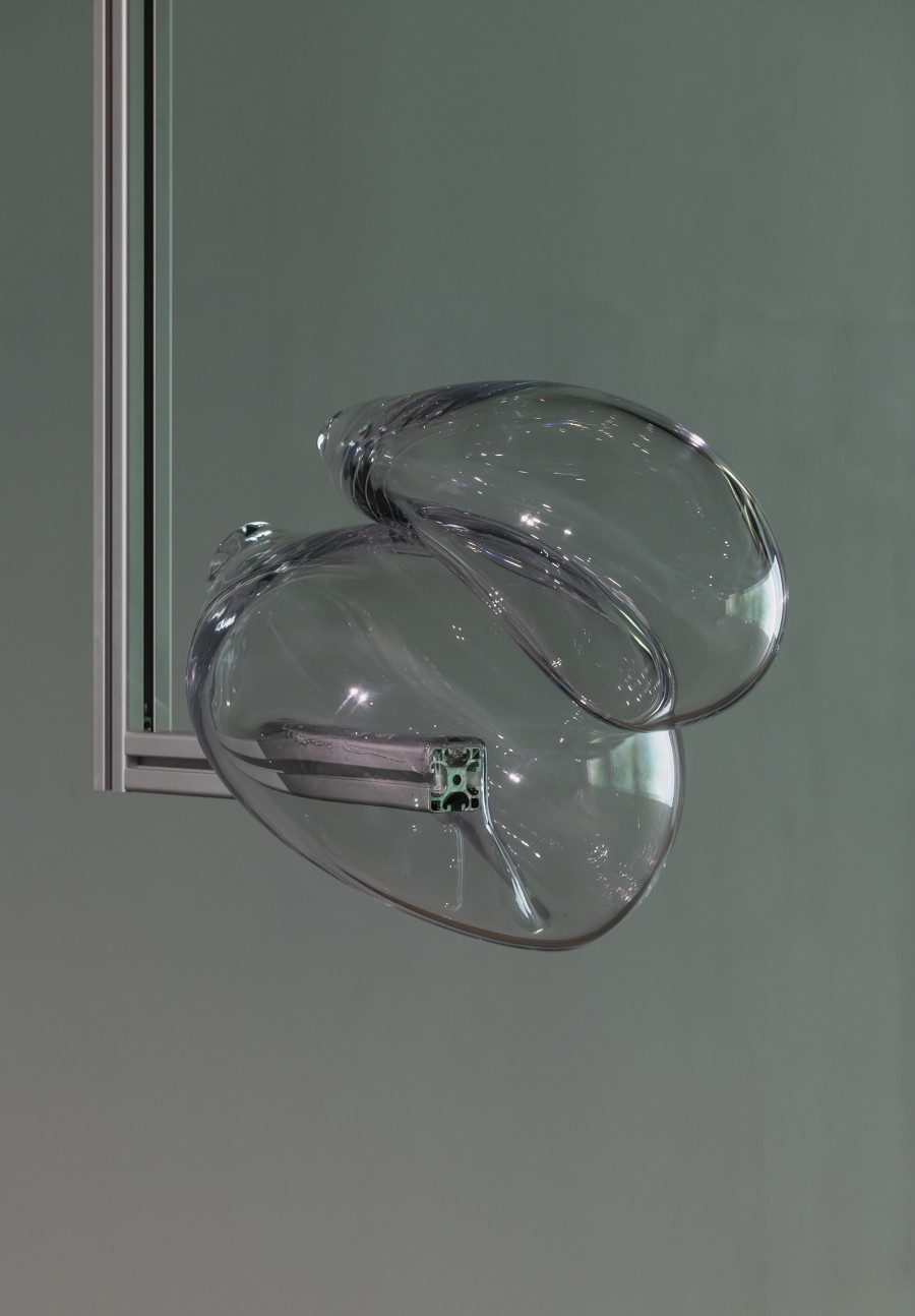Libby Heaney, Supraphrodite (i) «Libby Heaney: Quantum Soup», 2024, HEK, photo: Franz Wamhof