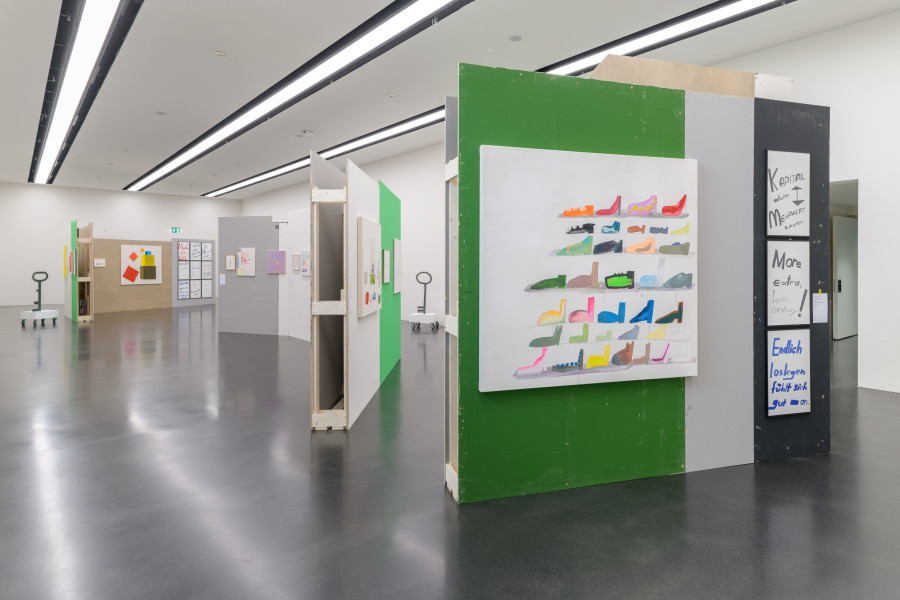 Ausstellungsansicht spot on Sereina Steinemann, in Kooperation mit Kommission Bildende Kunst Stadt Luzern, Kunstmuseum Luzern, 2025. Foto: Marc Latzel