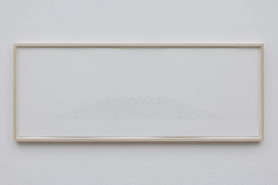 Jay Chung & Q Takeki Maeda, Foxtail Millet, 2024 Bleistift auf Baumwollpapier / Pencil on cotton paper 52 x ~137 cm. Courtesy the artists. Photo: Gina Folly