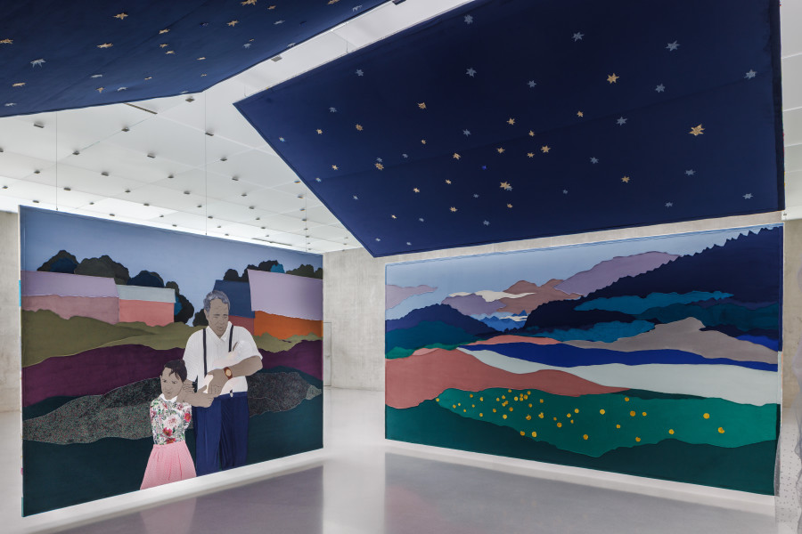 Małgorzata Mirga-Tas, Tełe Ćerhenia Jekh Jag, Exhibition view second floor Kunsthaus Bregenz, 2025. Photo: Markus Tretter. © Małgorzata Mirga-Tas, Kunsthaus Bregenz. Courtesy of the artist, Foksal Gallery Foundation, Warsaw, Frith Street Gallery, London, Karma International, Zurich