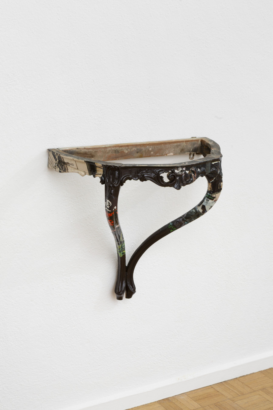 Virginia Ariu, Reverie, 2025, Wood, magazine clippings, varnish, primer, vinyl glue, 50.5 x 58 x 28 cm. Exhibition view, Virginia Ariu, Exercises of Abstraction, Sentiment, Zürich, 2025. Photo credit: Philipp Rupp / Julien Gremaud. Courtesy of the artist and Sentiment