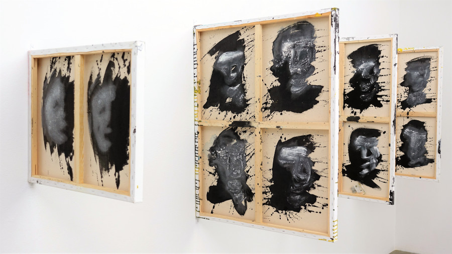 Installation view, Christian Eisenberger, Sehn saat zieh ohne n, Galerie Nicola von Senger, 2022.