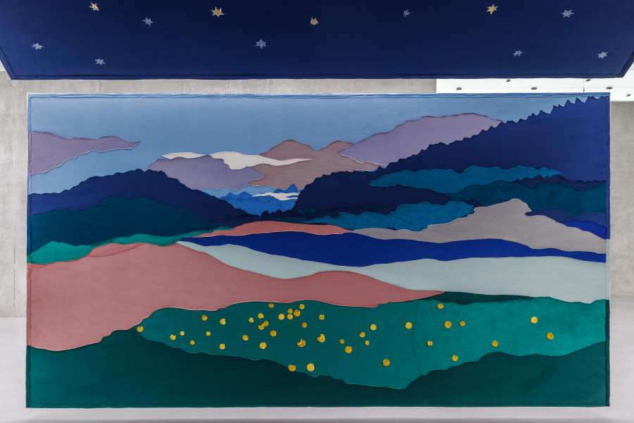 Małgorzata Mirga-Tas, Tełe Ćerhenia Jekh Jag, Exhibition view second floor Kunsthaus Bregenz, 2025, Ćerhenia dale jag dzian upre sar ćirikle (Stars from the fire go up into the sky like birds), 2025. Photo: Markus Tretter. © Małgorzata Mirga-Tas, Kunsthaus Bregenz. Courtesy of the artist, Foksal Gallery Foundation, Warsaw, Frith Street Gallery, London, Karma International, Zurich