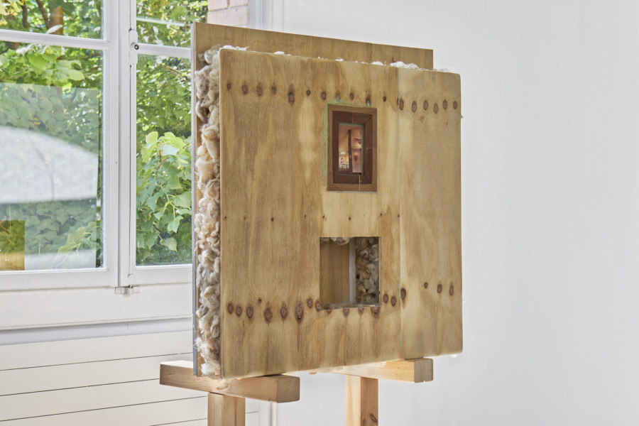 Brad Kronz, Merge Mansion, 2023. Photo : Guillaume Python. Courtesy of the artist and Kunsthalle Friart Fribourg