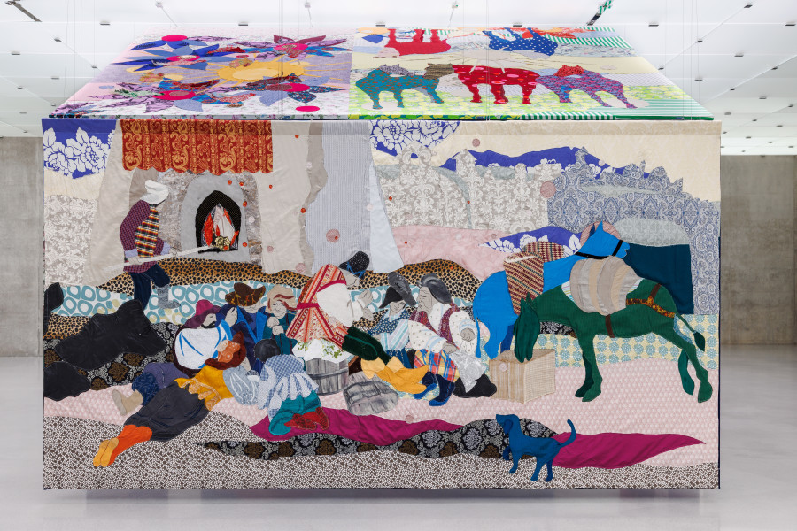 Małgorzata Mirga-Tas, Tełe Ćerhenia Jekh Jag, Exhibition view second floor Kunsthaus Bregenz, 2025, Pałe Buci (After work), 2022. Photo: Markus Tretter. © Małgorzata Mirga-Tas, Kunsthaus Bregenz. Courtesy of the artist and Private Collection