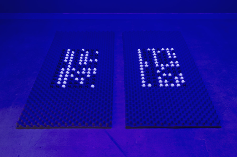 Joan Heemskerk, Entangled binary network (Hello, world!), 2024, «Quantum Visions», 2025,  HEK, photo: Franz Wamhof