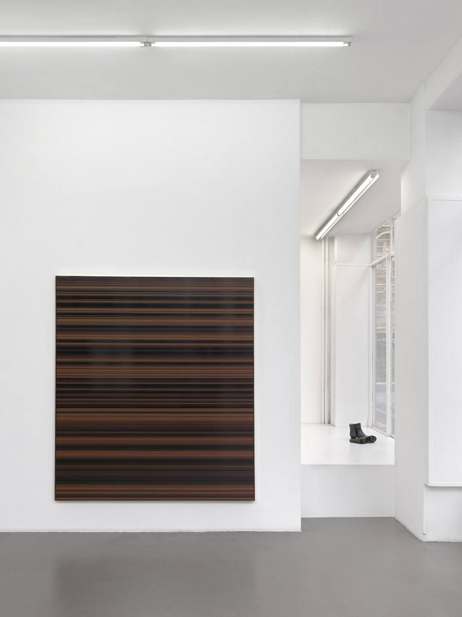 Exhibition view, Gregor Hildebrandt, Manchmal sehn ich mich nach einem fremdem Leben, Galerie Mezzanin, 2025-2026. Photo credit: Annik Wetter