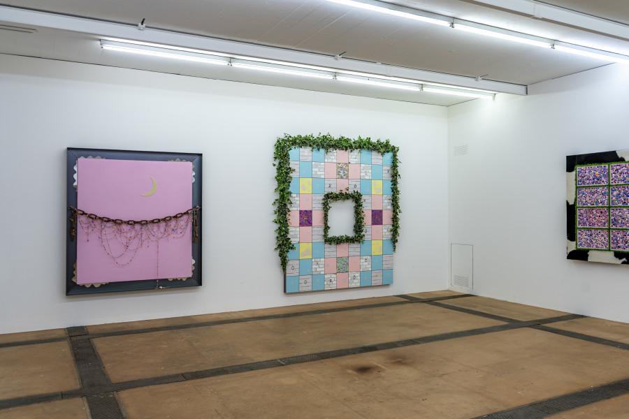 Exhibition view of dreamstime by Sarah Benslimane at Centre d’Art Contemporain Genève (15.10.2022‒08.01.2023). © Centre d’Art Contemporain Genève. Photo : Julien Girard