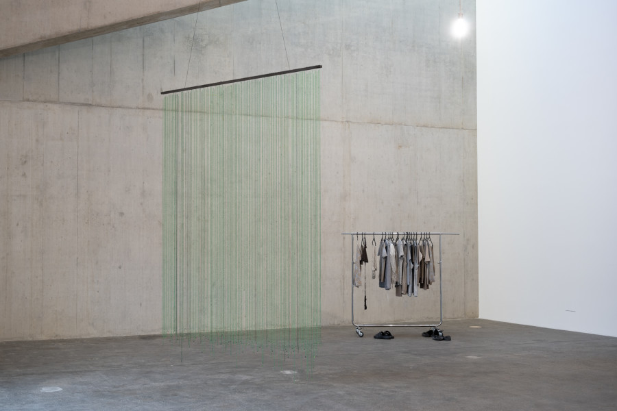 Juliette Uzor, Kulisse (corporate fantasy), 2023. Courtesy of the artist und oh la la performing arts production. Ausstellungsansicht / Installation view Kunsthaus Baselland 2025. Foto / Photo: Finn Curry