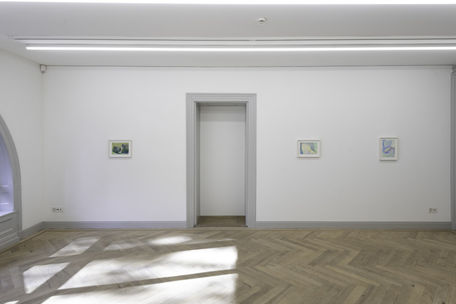 Installation view, Simon Martin, 13 images par seconde, 2023, Galerie Peter Kilchmann