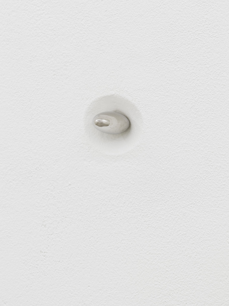 Sanna Helena Berger, Gegengewicht für Schwerpunktthema, 2024. Sterling silver 925 almond 0.5 x 0.8 x 2.5 cm, Hollow dimensions 1 x 1 x 1.5 cm. Galerie Philippzollinger, 2024.