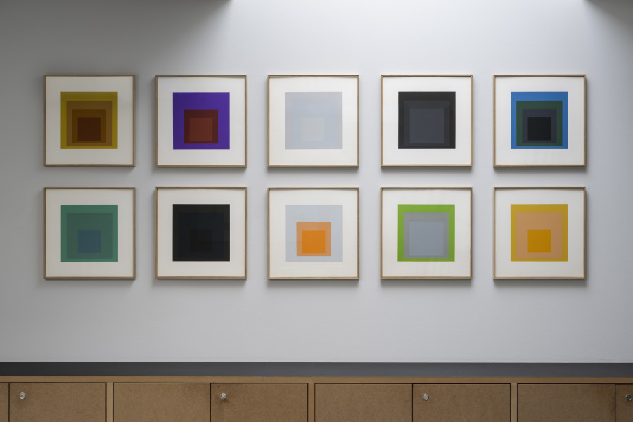 Exhibition view, Exploring the Archive, Interacting Colors, view on, Josef Albers, Hommage to the Square Soft – Edge – Hard – Edge, 1965, von Bartha, Basel, 2025. Photo: Andreas Zimmermann / von Bartha