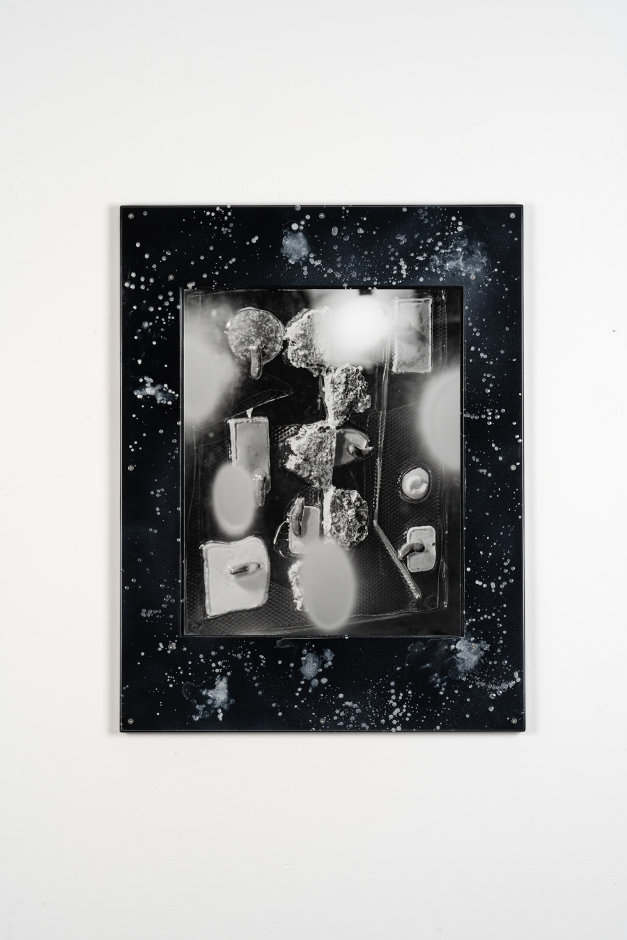 Stefan Burger, Hauchkreis, 2025, Silver gelatin print, enameled steel plate , acrylic glass, 85 x 65 cm