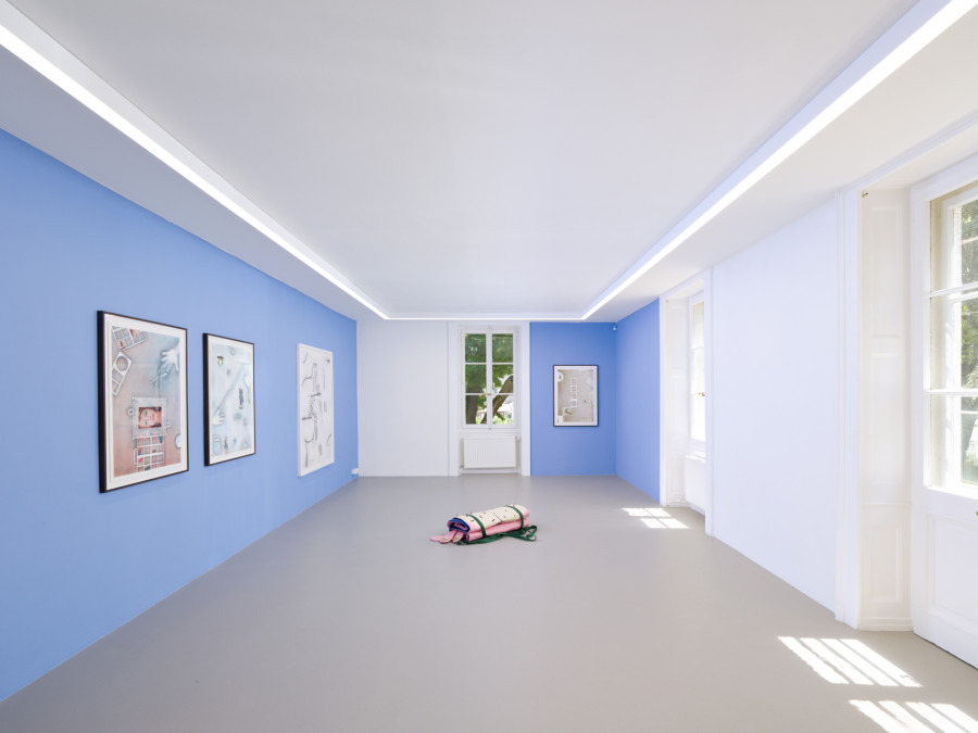 Hippolyte Hentgen, vue de l’exposition « Chambre à deux lits » à la Villa du Parc - centre d’art contemporain - Aurélien Mole, 2025