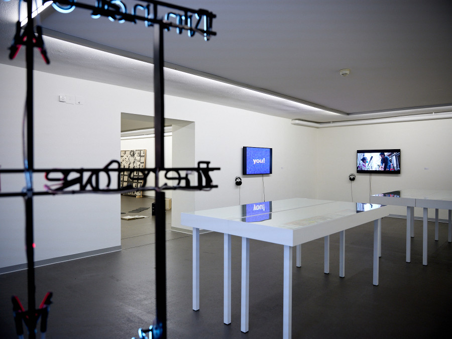 Exhibition view, Ja, wir kopieren!, Strategien der Nachahmung in der Kunst seit 1970, Kunstmuseum Solothurn, 2022. Photo credit: David Aebi © Kunstmuseum Solothurn