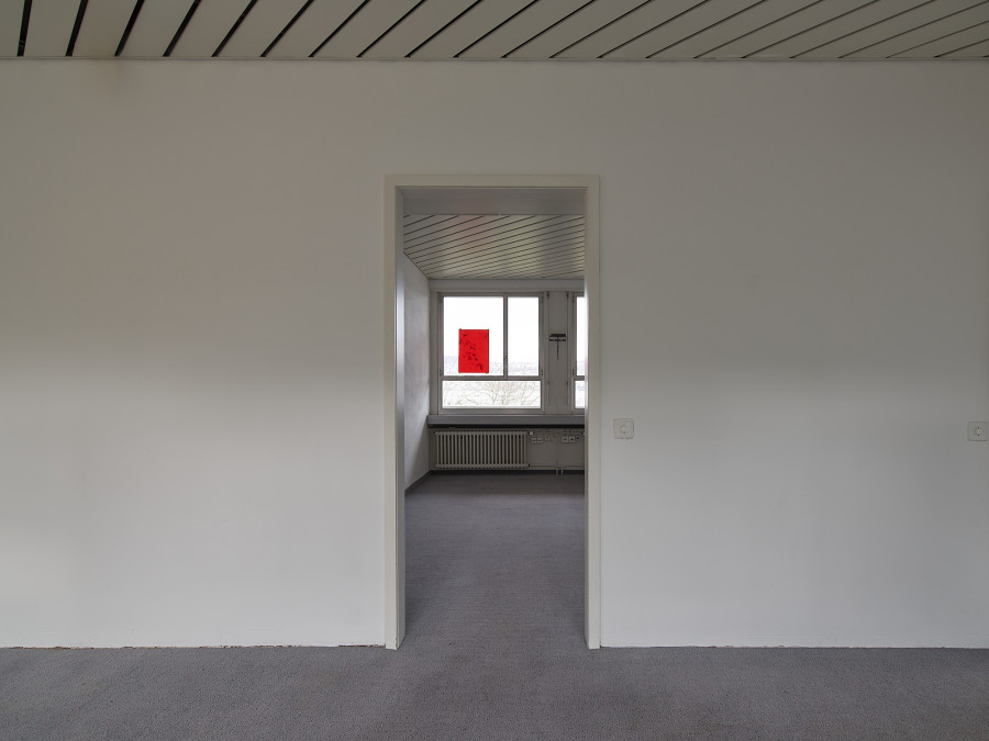 Installation view, light life memories, Nils Dunkel, flatmarkus, Kilchberg, Zürich, 2025.