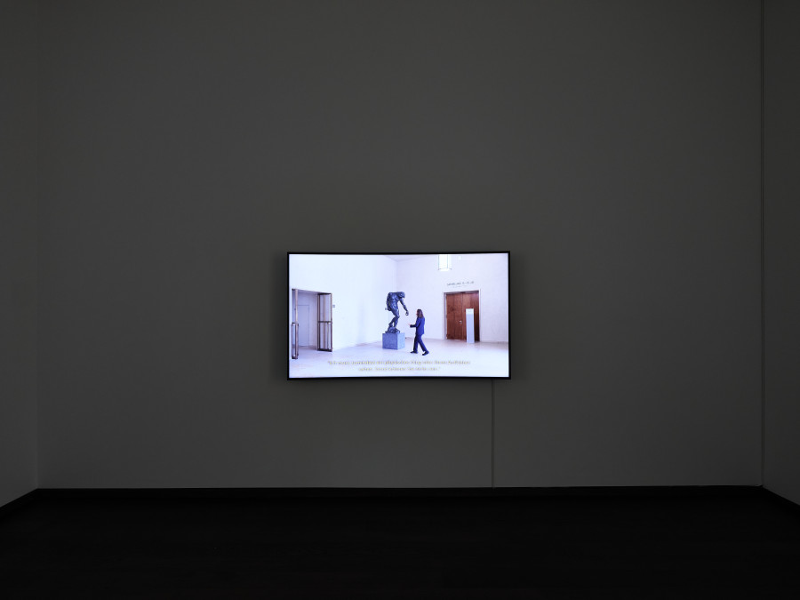 Cassidy Toner, En garde, 2025, Ultra HD, Sound. Courtesy of the artist & PHILIPPZOLLINGER, Zurich. Photo credit: Samuel Bramley