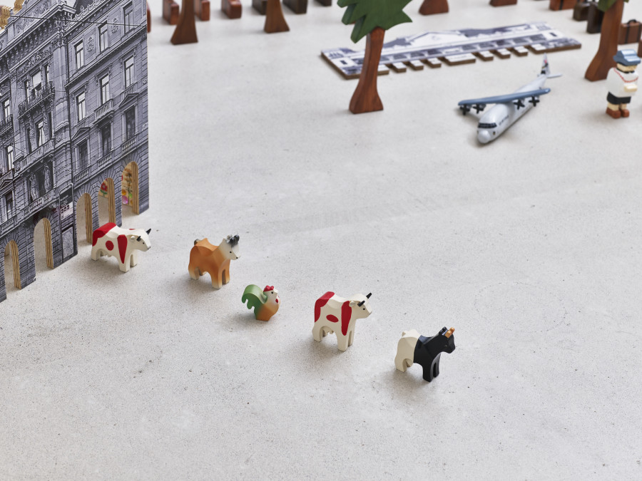 Installation view, Jasmin Werner, Apparat Kleptokrat, Damien & The Love Guru, Zürich, 2025. Courtesy of the artist and Damien & The Love Guru, Brussels/Zurich. Photography : Felix Jungo