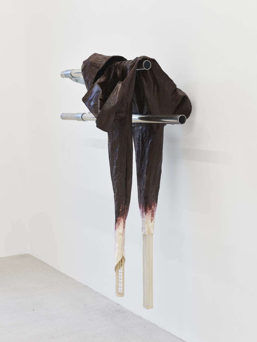 Christiane Blattmann, Dependers, 2025, Barre holders, aluminum, encaustic on jesmonite, stucco plaster and canvas, archival cardboard, 105 × 108 × 31 cm. Damien & The Love Guru, 2025. Courtesy of the artist and Damien & The Love Guru, Brussels/Zurich. Photography : Felix Jungo