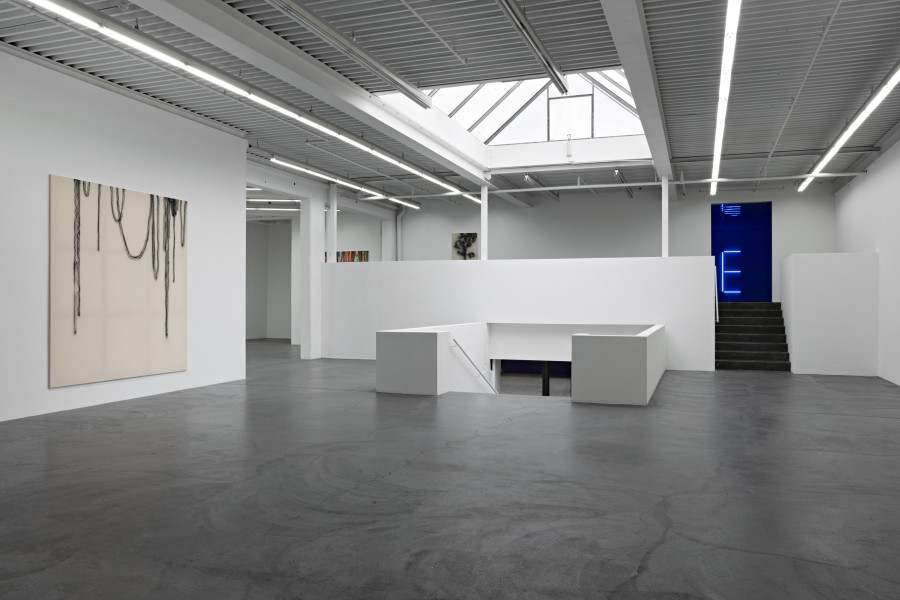 Anne-Lise Coste, Chains I (black), 2022, Spray paint on cotton, 270 x 250 cm. Courtesy: Galerie Elisabeth & Reinhard Hauff, Ellen de Bruijne, NoguerasBlanchard, Lullin + Ferrari, CAN Christina Androulidaki Gallery. Ausstellungsansicht/Installation view Kunsthaus Baselland 2022. Foto/Photo: Gina Folly
