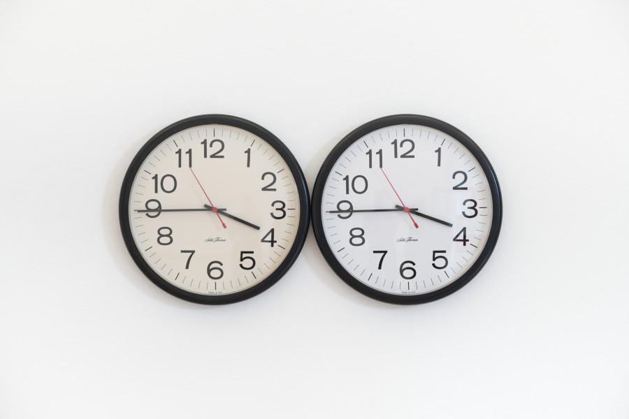 Felix Gonzalez Torres, Untitled (Perfect Lovers), 1991, Kunstmuseum St.Galien, Loan from private collection