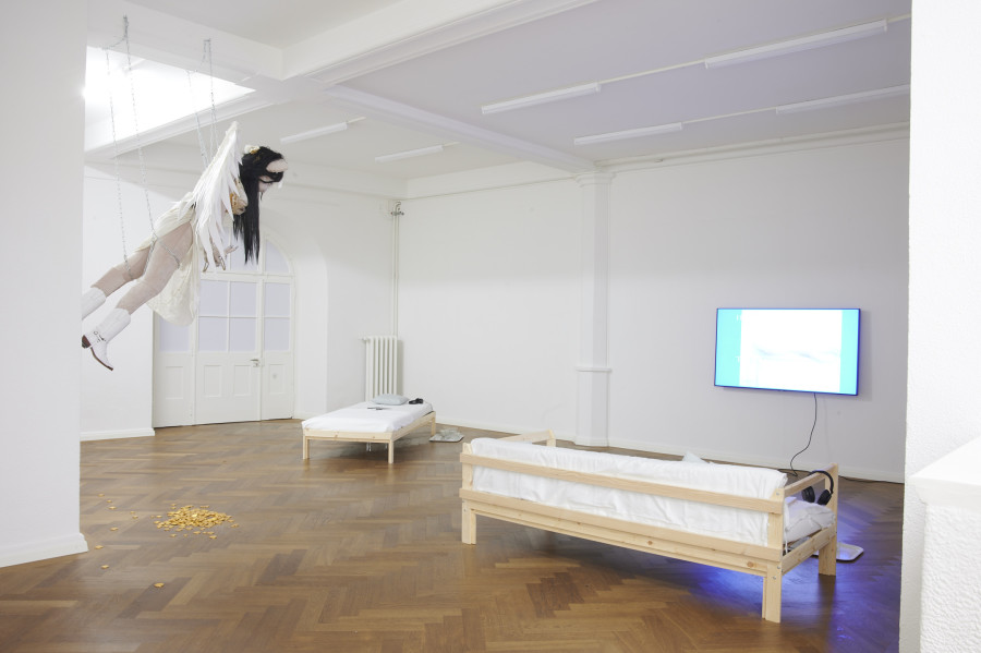 Installation view, Sweet Crip, KRONE COURONNE, 2023. Credits © Alizée Quinche