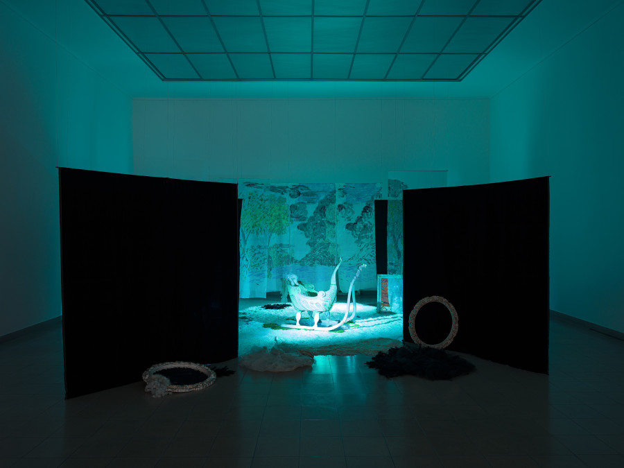 Karen Kilimnik Swan Lake, 1992 Mixed Media / Mixed media Sammlung Ringer, Schweiz / Collection Ringier, Switzerland Swan Lake Ausstellungsansicht / installation view Kunsthaus Glarus, 2023 Alle Fotos / all images: Cedric Mussano