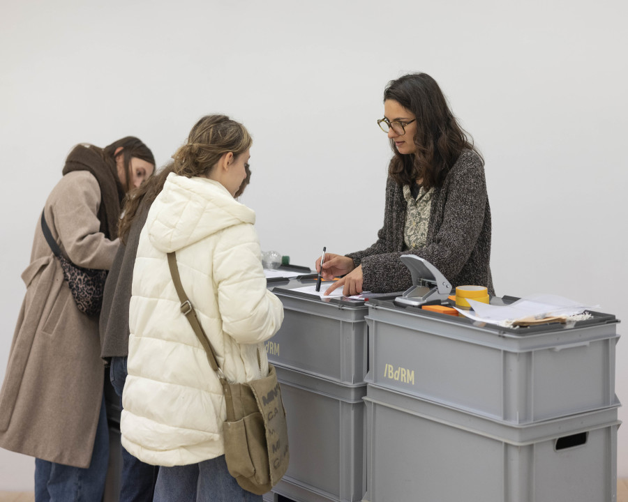 La Bibliothèque des Ready-Mades, A project initiated by Anaïs Wenger in collaboration with Florian Lüthi, Basile Jeandin, and Simon Hildebrandrand, 2025. Photo: S. Verdon