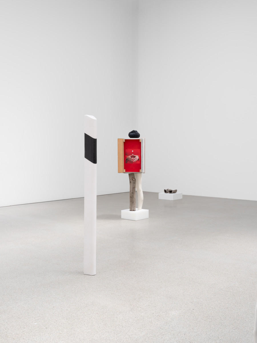 Exhibition view, Alexandra Bircken, SomaSemaSoma, Kunsthaus Biel Centre d’art Bienne, 2025. Photo credit: Lea Kunz