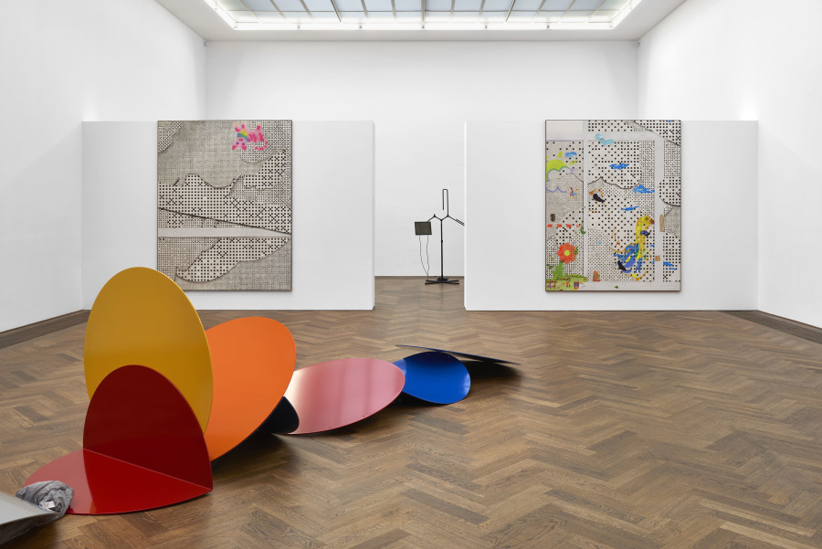 Installation view, INFORMATION (Today), Kunsthalle Basel, 2021, view on Gabriel Kuri, Balance of the Invisible and the Foreseeable, 2014 (front); Laura Owens, Untitled [SMS +41 79 807 86 92], 2021 (left); Laura Owens, Untitled [SMS +41 79 807 86 29], 2021 (right). Photo: Philipp Hänger / Kunsthalle Basel
