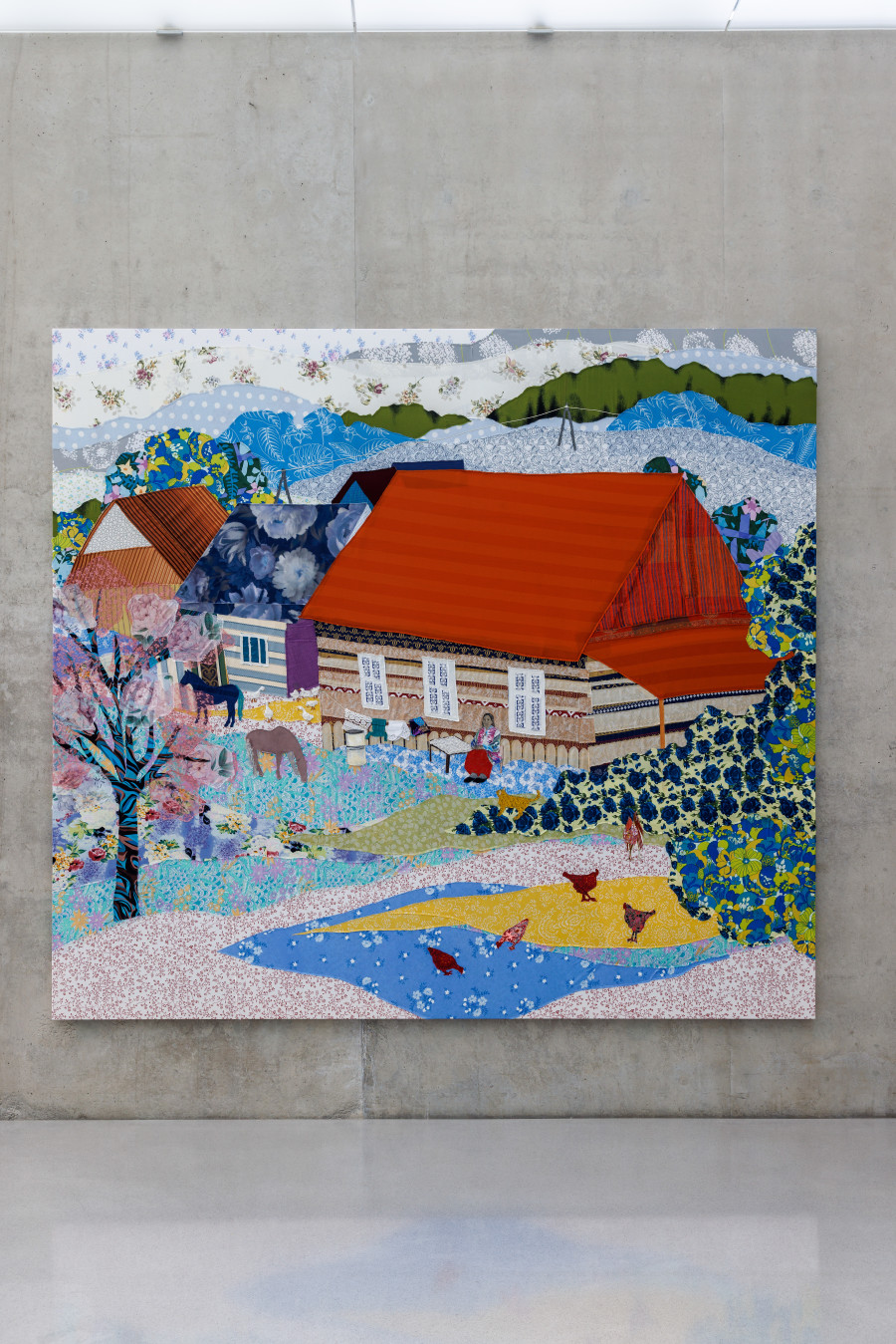 Małgorzata Mirga-Tas, Tełe Ćerhenia Jekh Jag, Exhibition view first floor Kunsthaus Bregenz, 2025, Miro than, miro smirom (My place, my peace of mind), 2025. Photo: Markus Tretter. © Małgorzata Mirga-Tas, Kunsthaus Bregenz. Courtesy of the artist, Foksal Gallery Foundation, Warsaw, Frith Street Gallery, London, Karma International, Zurich