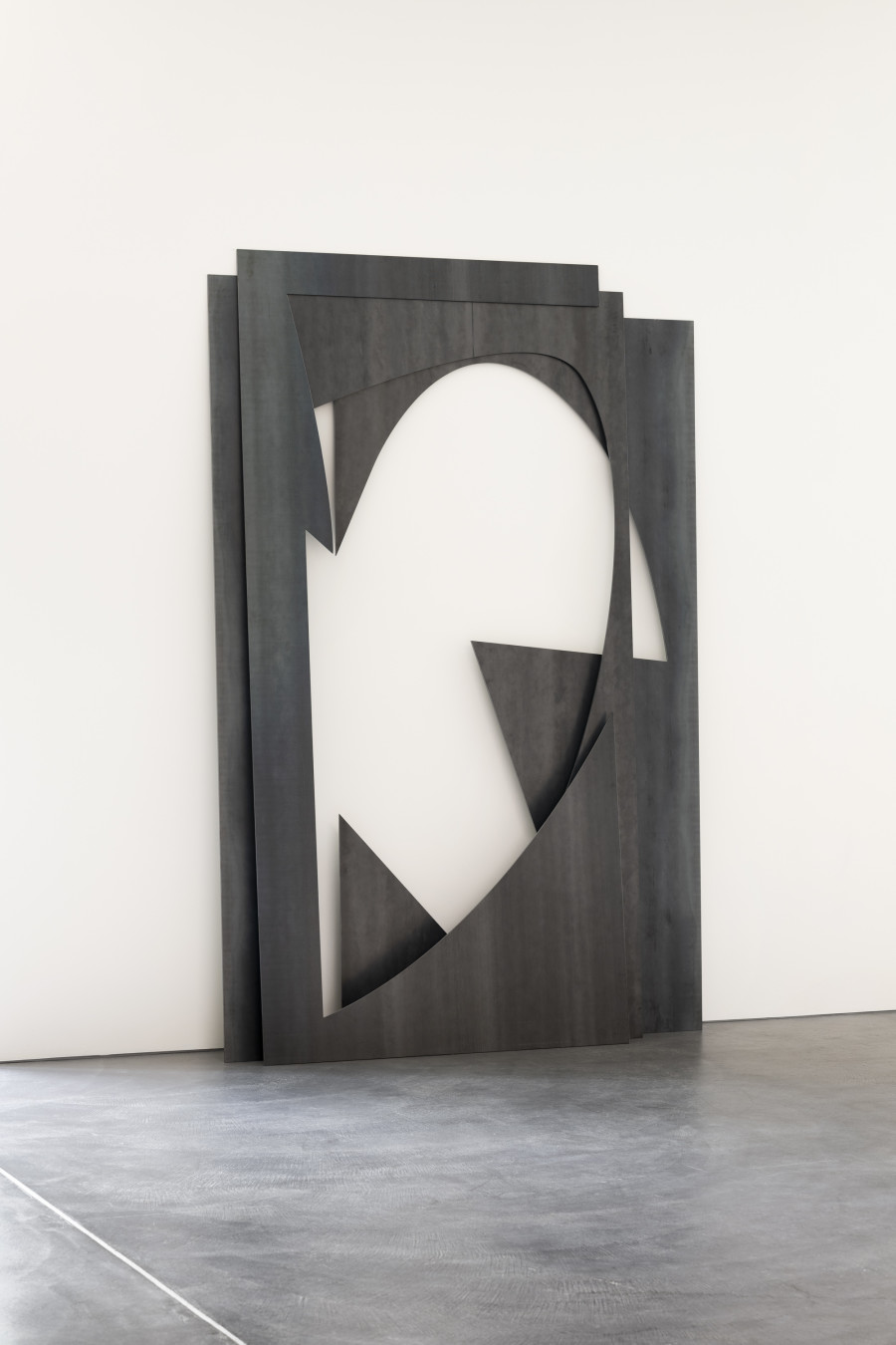 Exhibition view, Erin Shirreff, Table Muse, view on, Drop (no. 22), 2025, von Bartha, Basel, 2025. Photo: Andreas Zimmermann / von Bartha