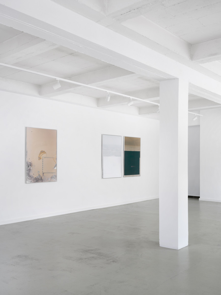 Exhibition view, Sebastian Stadler, Aqua Tuning, Galerie Heinzer Reszler, 2025. Courtesy of the artist and the gallery. Photo credit: Julien Gremaud