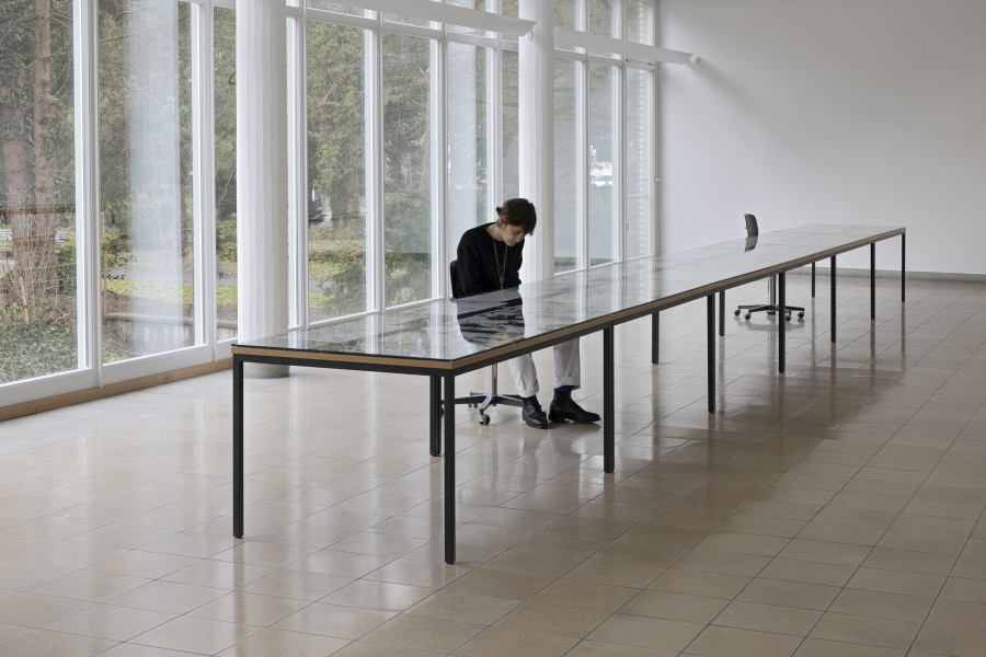 Linda Bilda, Die goldene Welt, installation view, Kunsthaus Glarus, 2025. Photo: Gina Folly
