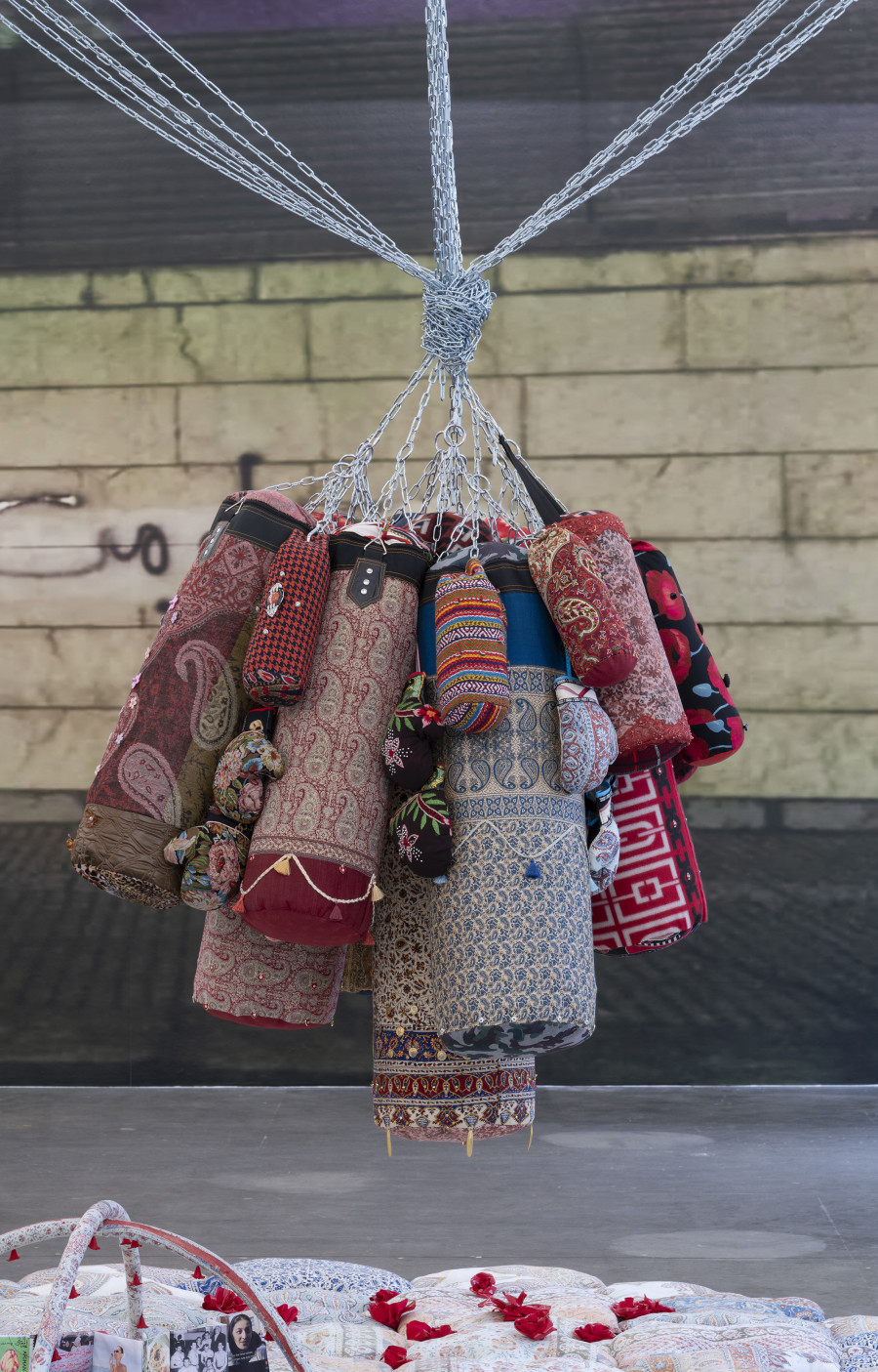 Chalisée Naamani, Bunch of Flowers, 2025. Photo: Kunst Halle Sankt Gallen, E. Sommer. Courtesy: Collezione E.Righi.