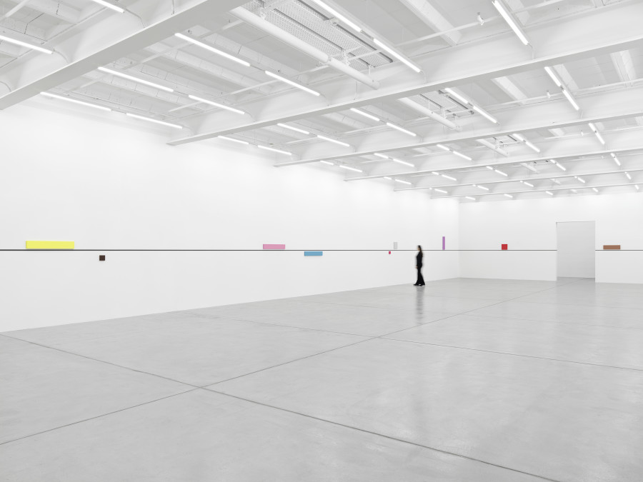 Installation view, Gerwald Rockenschaub, bass+ (re)modification, Galerie Eva Presenhuber, Zurich, MaagAreal, 2024. © Gerwald Rockenschaub. Courtesy the artist and Galerie Eva Presenhuber, Zurich / Vienna. Photo: Stefan Altenburger Photography, Zürich