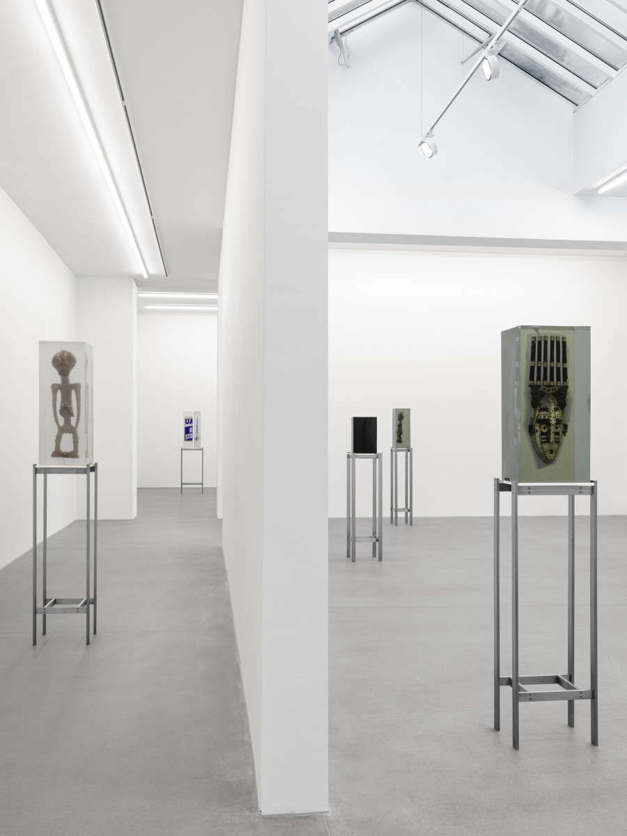 Installation view, Matthew Angelo Harrison, American Ghost, Galerie Eva Presenhuber, Waldmannstrasse, Zurich, 2024. © Matthew Angelo Harrison. Courtesy the artist and Galerie Eva Presenhuber, Zurich / Vienna. Photo: Stefan Altenburger Photography, Zürich