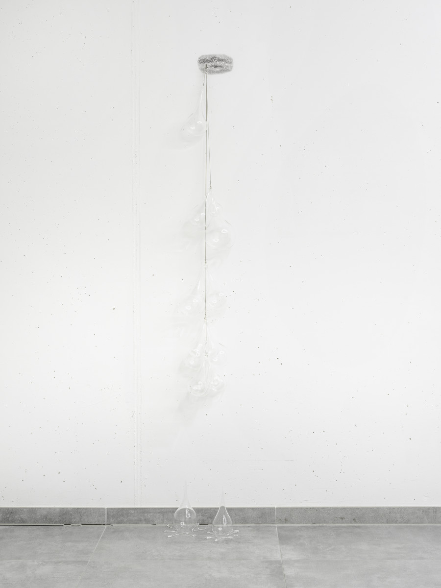 Giovanna Belossi, Good by to them, he had to go, 2022, transfer, wire, metal, glass, All Stars, Lausanne — Picture © Julien Gremaud