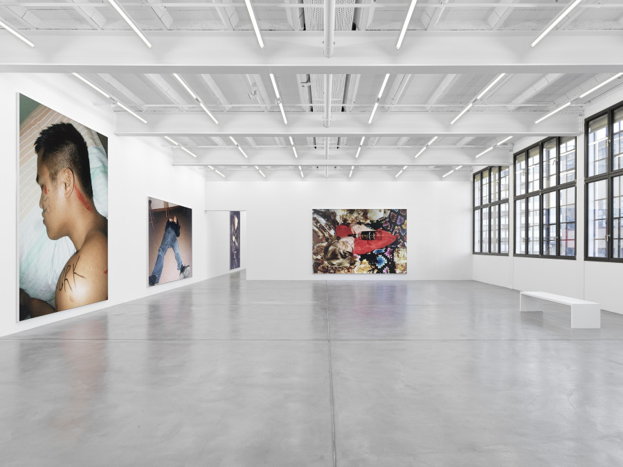 Installation view, Steven Shearer, The Golden Recline, Galerie Eva Presenhuber, Maag Areal, Zurich, 2025. © Steven Shearer. Courtesy the artist and Galerie Eva Presenhuber, Zurich / Vienna. Photo: Stefan Altenburger Photography, Zürich