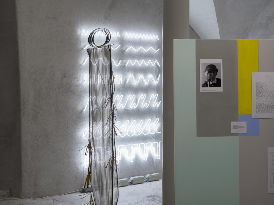 Exhibition view Sophie Taeuber-Arp / Mai-Thu Perret «Ich bin wü ü ü ü ü ü ü ü tend», Cabaret Voltaire 2022. Photo: Cedric Mussano