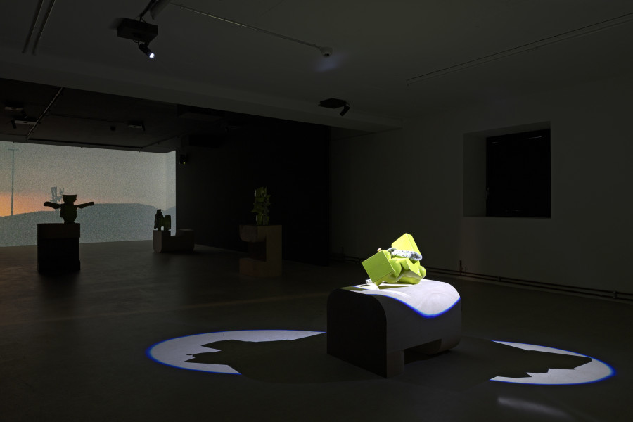 Fritz & Virginie Sistek, Priscilla Predator: geboren, leben, sterben, 2025, an automated theater play, 32 minutes, For, Basel. Photography: Gina Folly. Copyright and courtesy of the artists and For, Basel