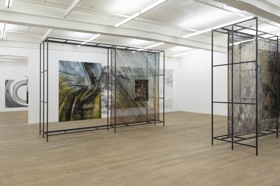 Installation view, „Eva Nielsen: Limestone“. Courtesy of the artist and Galerie Peter Kilchmann, Zurich, Paris. Photo: Sebastian Schaub.